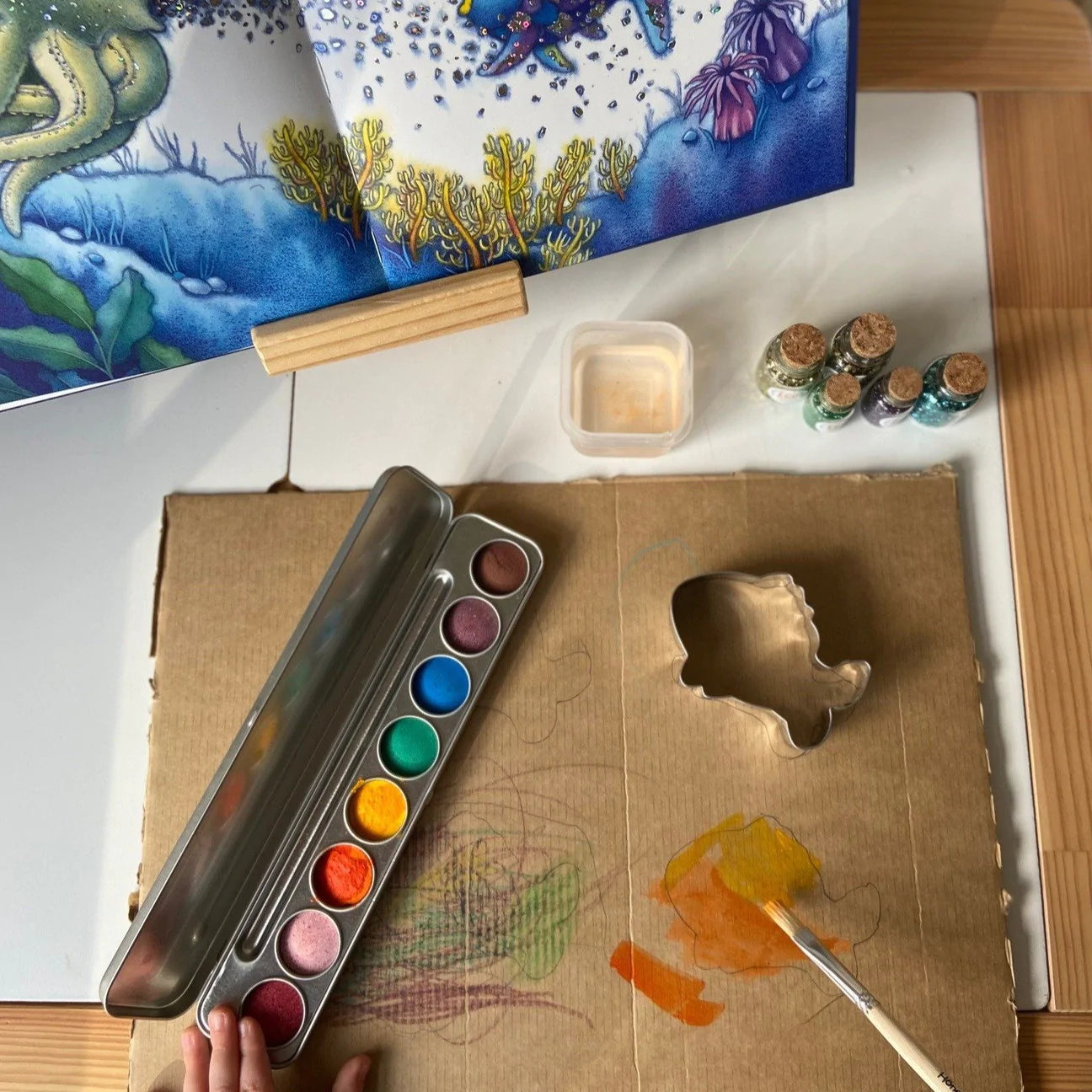 Honeysticks natural waterpaints nz. No nasties play.