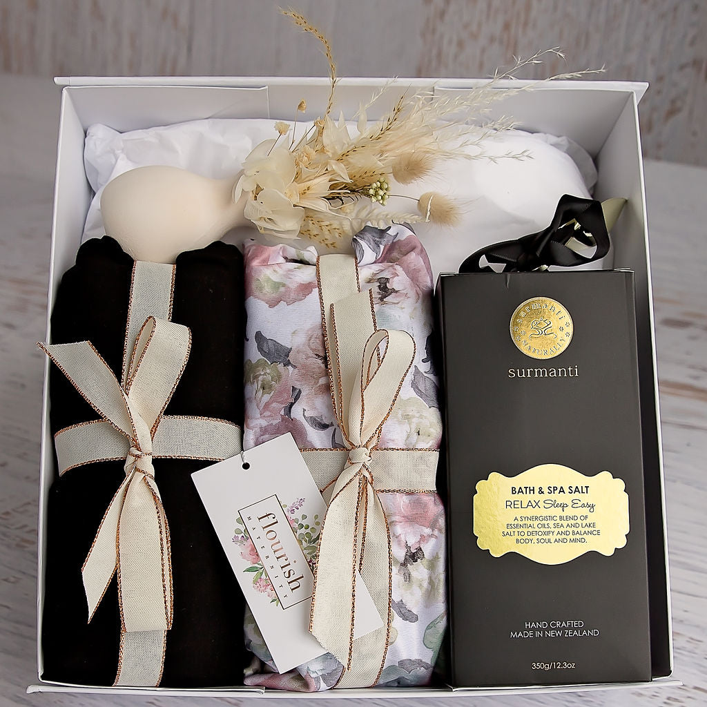mum to be gift box. Pregnant mum gift box. New mum gift box. Breastfeeding mum gift box. Baby shower gift box.