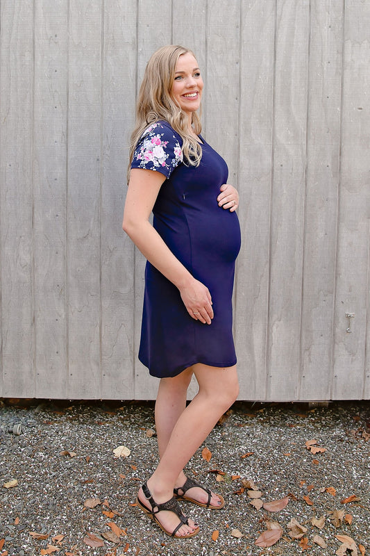Peach Bloom Floral Sleeve Dress in Navy - Zippers