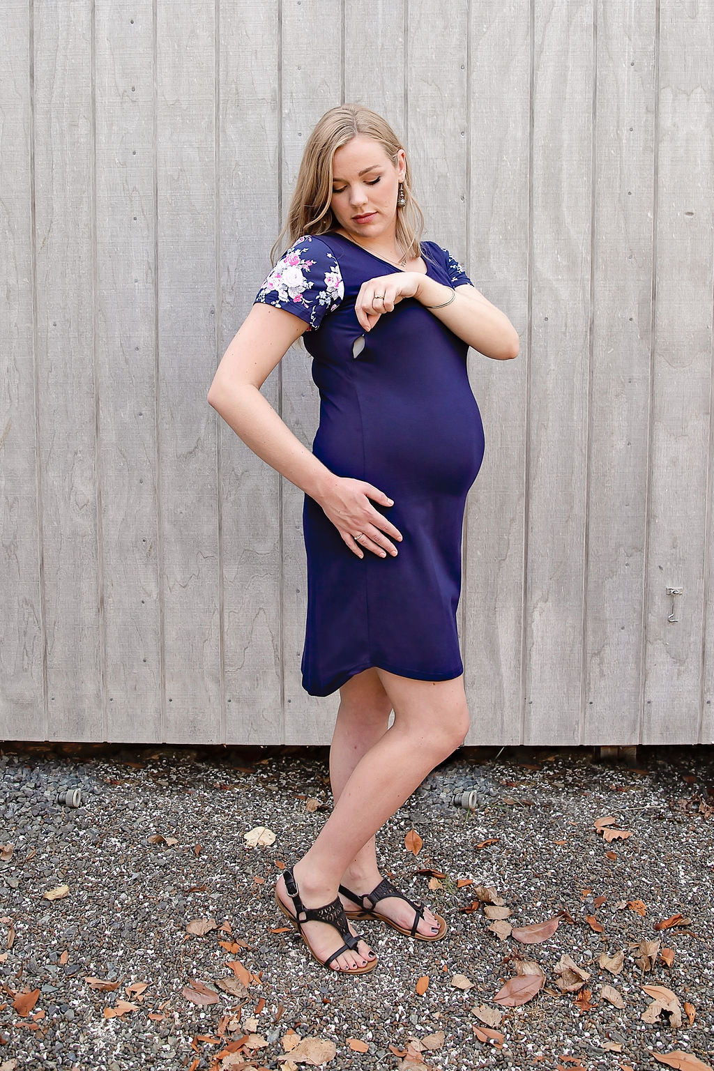 Peach Bloom Floral Sleeve Dress in Navy - Zippers