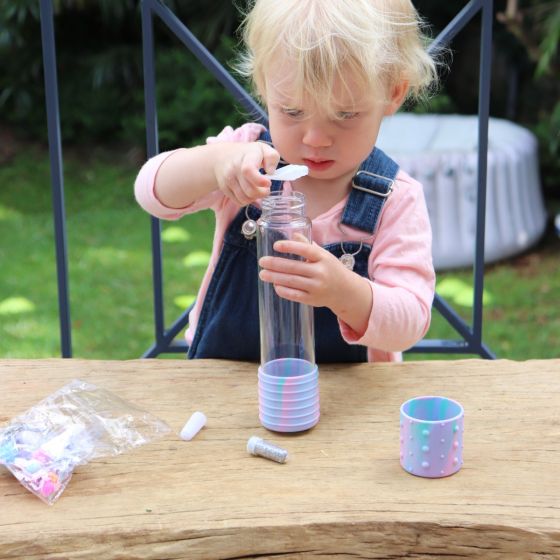 Flourish Maternity New Zealand. Calm down bottle to support children's emotional intelligence and toddler behaviours.